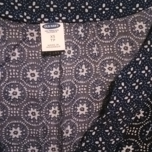 Old Navy 3/4 tank sz xs - Picture 3 of 5
